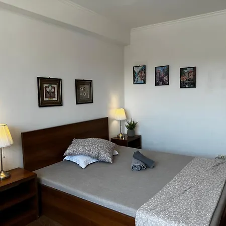 Palace Of Parliament 3 By Chr Luxury Property * ブカレスト